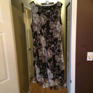 🎊 50% off sale! 🎊 A “Traditional” dress.